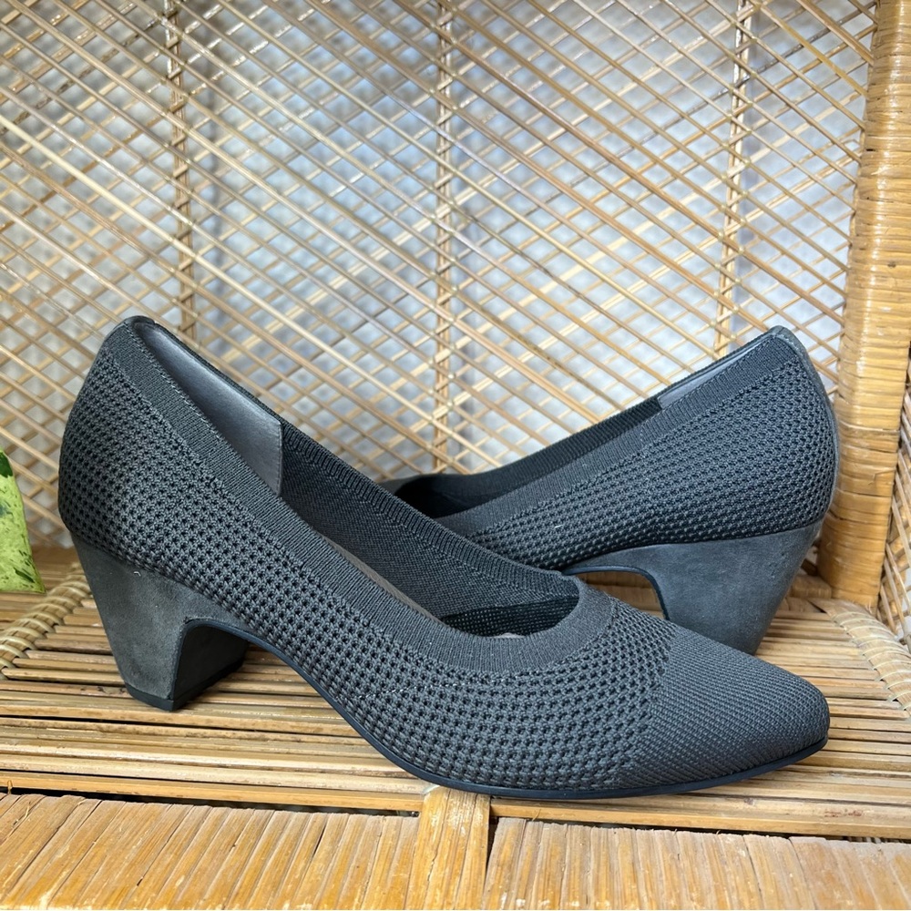 Eileen Fisher Kiss Stretch Knit Pump Heels Gray Size 9 - Picture 2 of 7